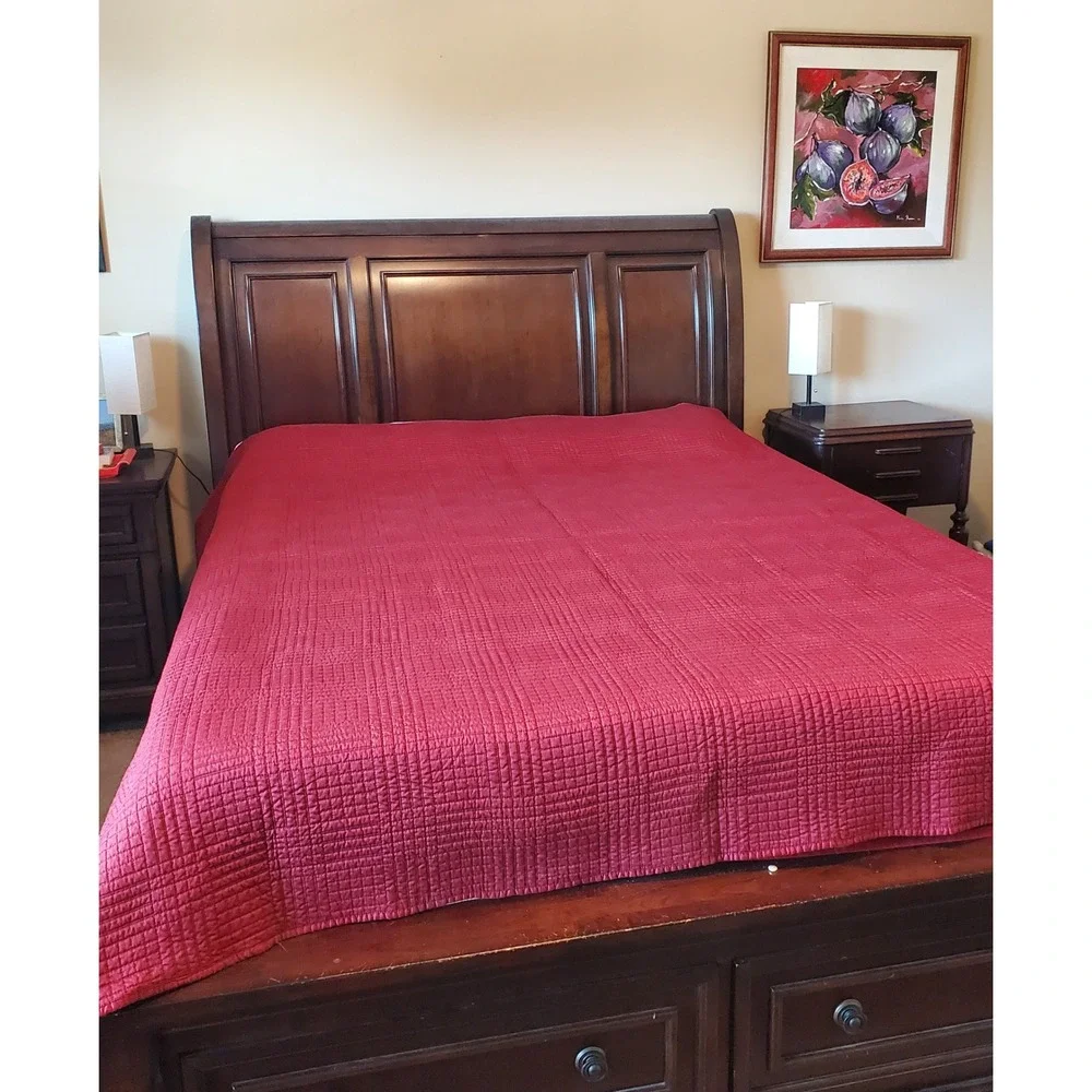 Queen Cotton Sateen Quilted Bed Cover Burgundy Red Geometric Grid Bedspread
